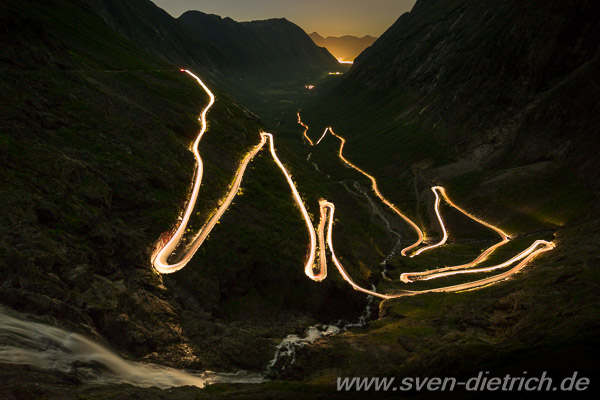 Trollstigen bei Nacht